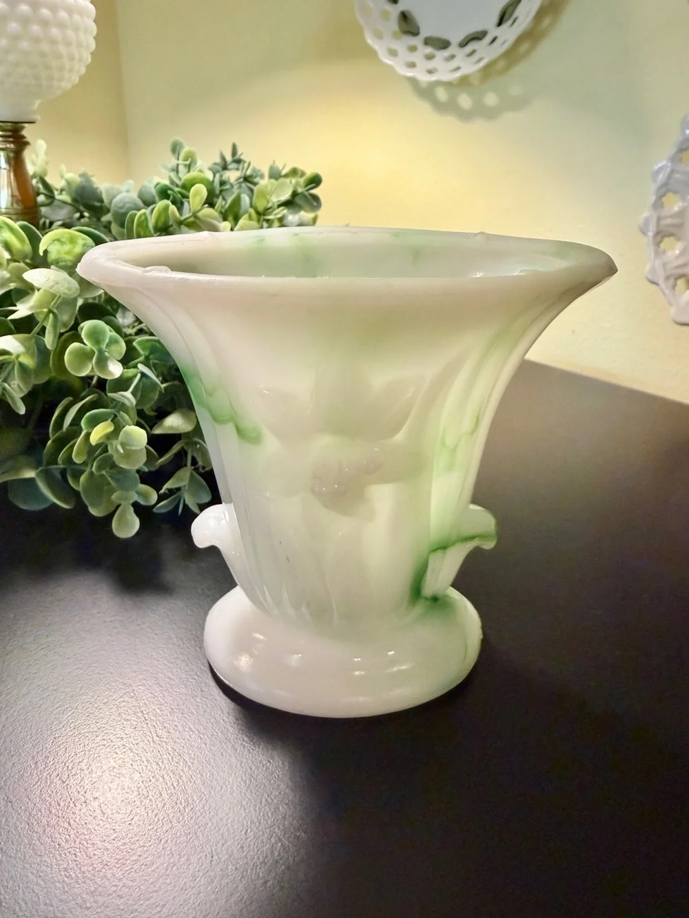 VINTAGE GREEN SLAG GLASS VASE, 1930’S-1940’S.